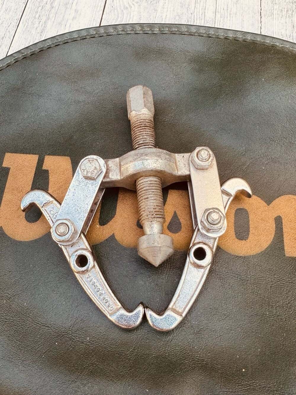 Drop Forged Vintage Two Jaw Gear Puller Tool